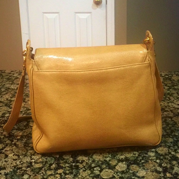 MEDALLION  Cute Crossbody Hand Bag w inside Wallet - Picture 4 of 8